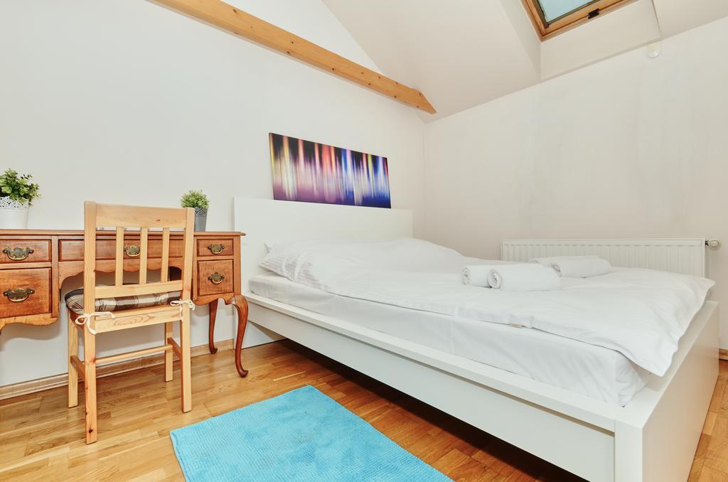 Singer Apartament *